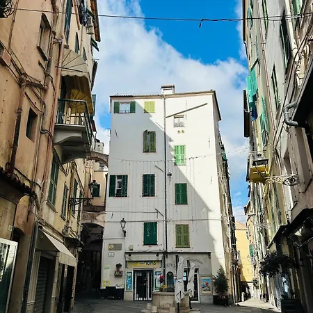 Flat Steps From San Siro Church & Ariston Theatre Apartmán
